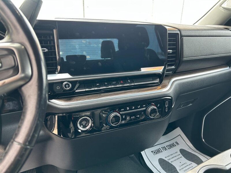 Used 2022 Chevrolet Silverado 1500 LT AWD/4WD image 30