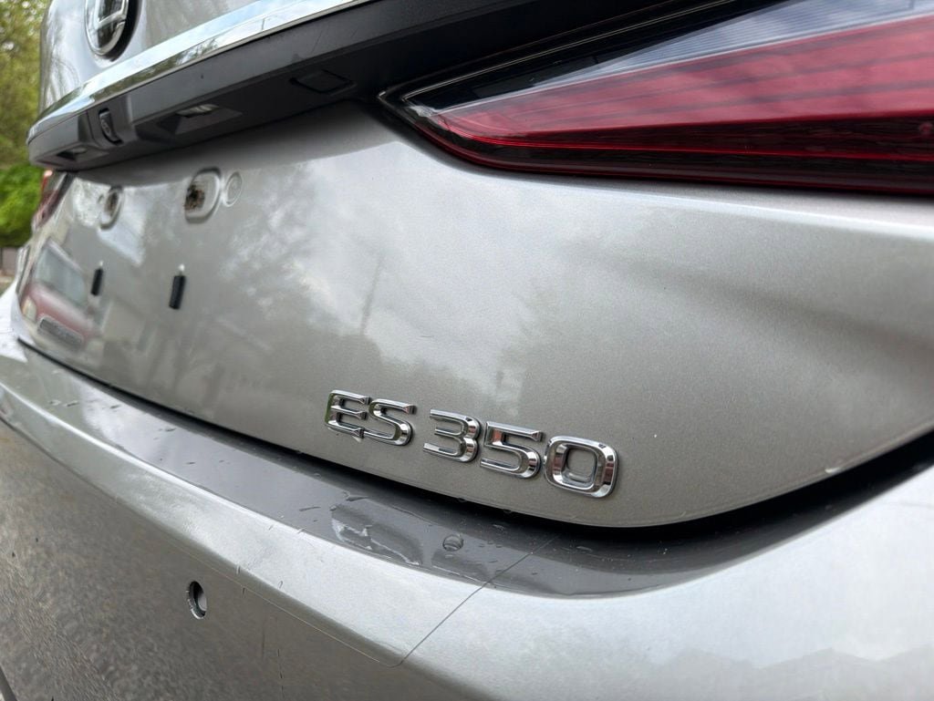 Used 2019 Lexus ES 350 Ultra Luxury w/ Accessory Package 2 FWD image 8