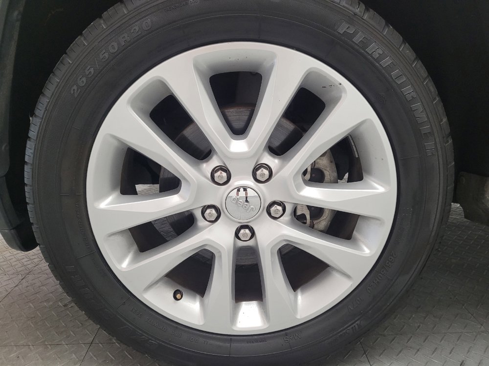 Used 2017 Jeep Grand Cherokee Limited RWD image 31