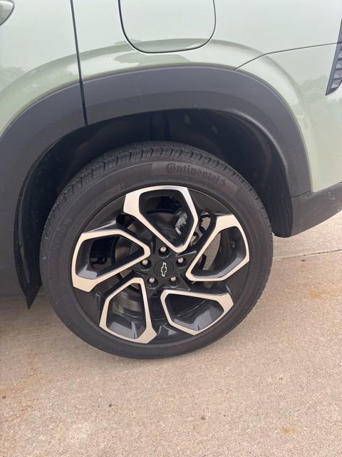 Certified 2024 Chevrolet Trax RS w/ Sunroof Package FWD image 9