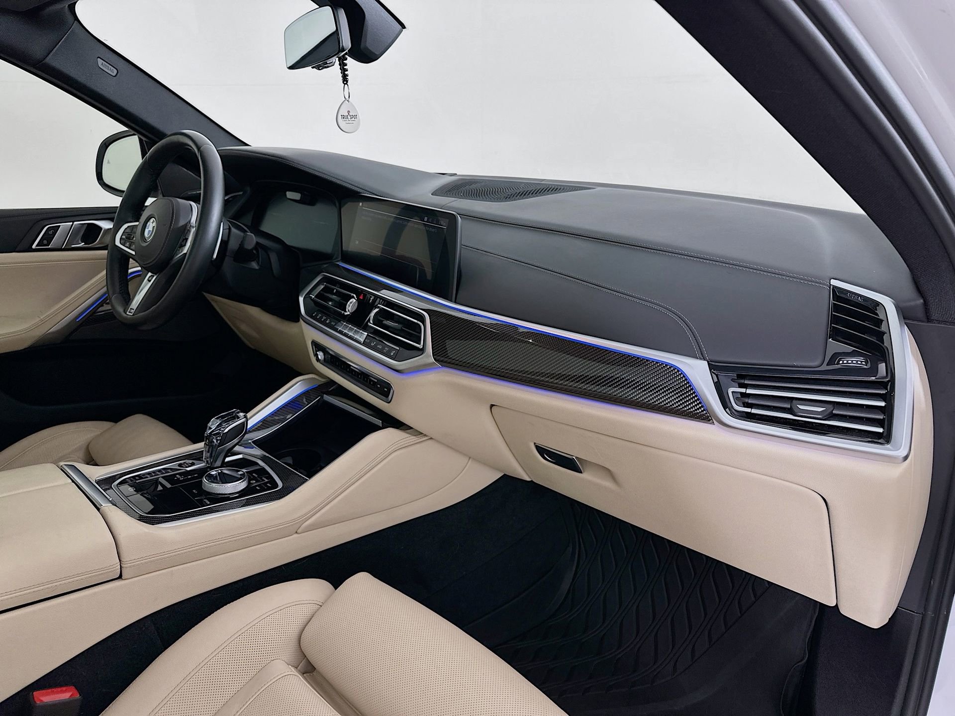 Used 2022 BMW X6 M50i w/ Executive Package AWD/4WD image 31