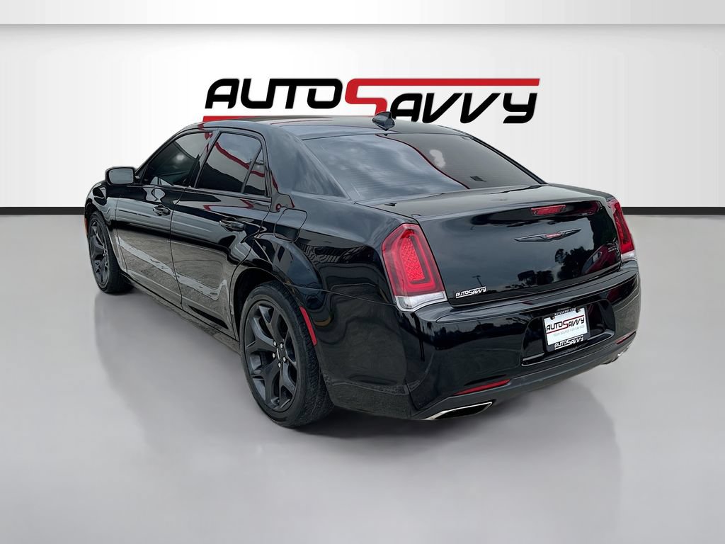 Used 2023 Chrysler 300 Touring w/ Sport Appearance Package RWD image 5