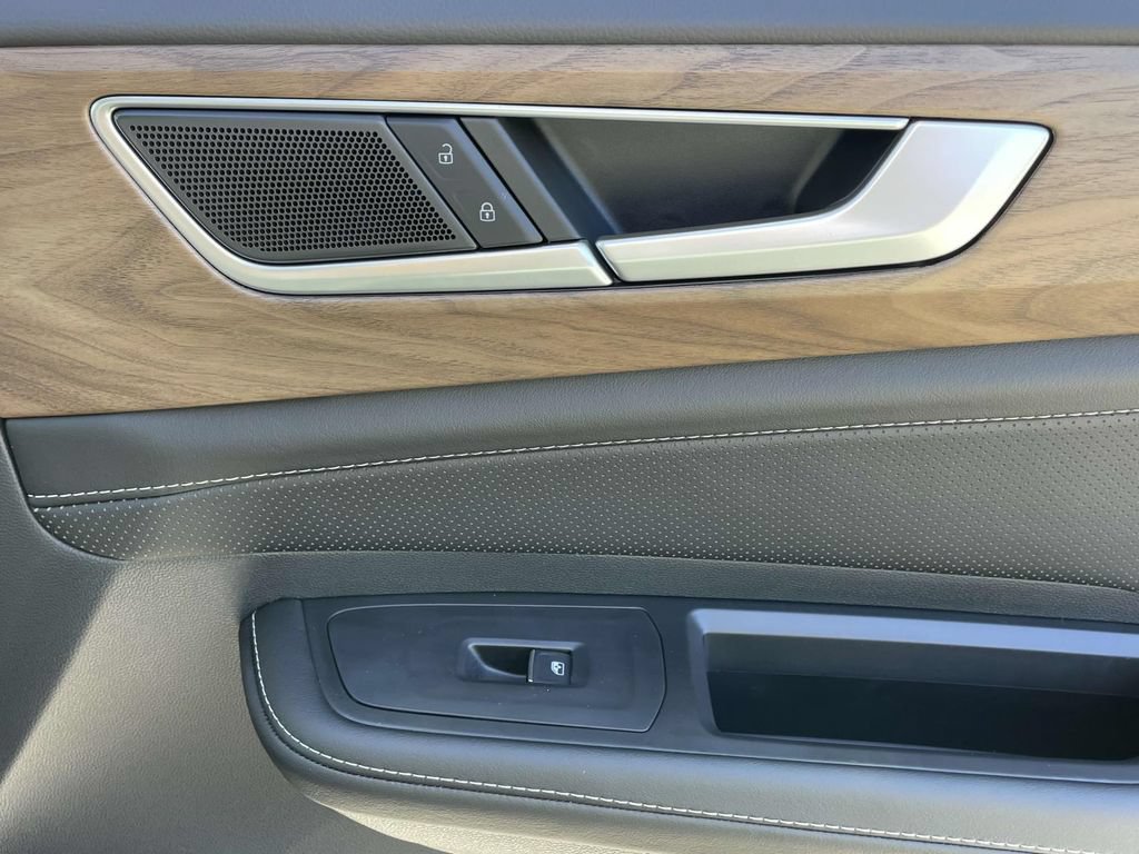New 2026 Volkswagen Atlas SE FWD image 9