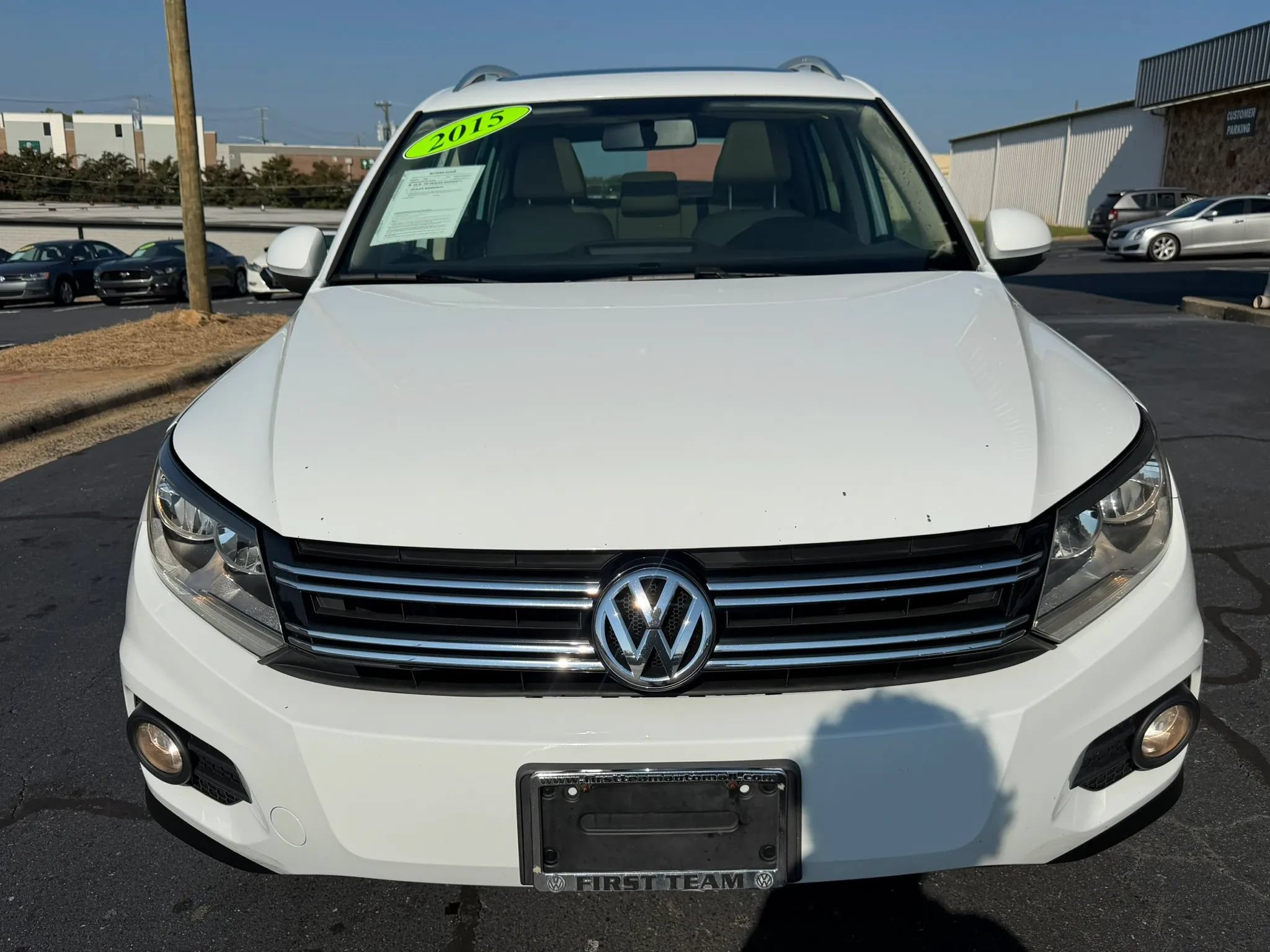 Used 2015 Volkswagen Tiguan SE FWD image 2
