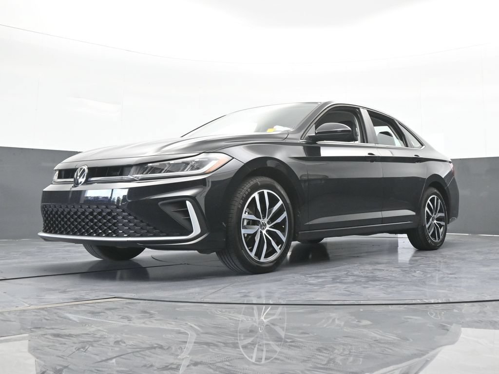 Used 2025 Volkswagen Jetta SE FWD image 52