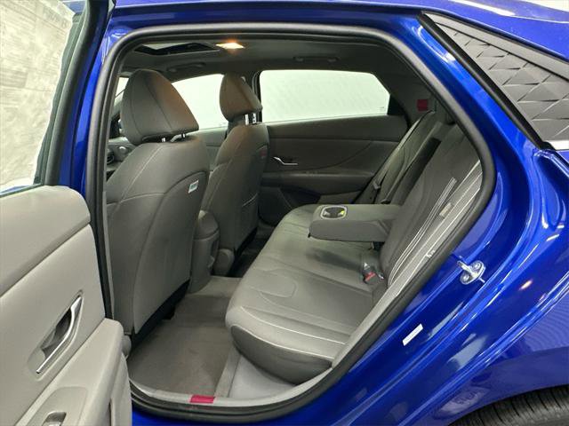 New 2025 Hyundai Elantra SEL image 21