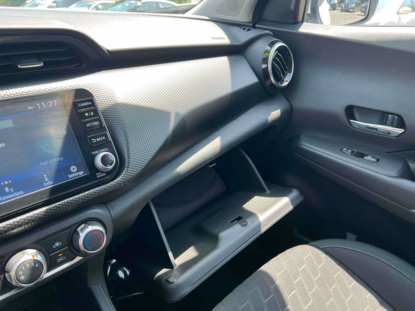 Used 2024 Nissan Kicks SV FWD image 11