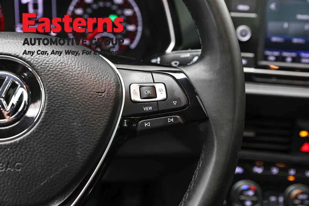 Used 2020 Volkswagen Jetta SE w/ SE Cold Weather Package image 16