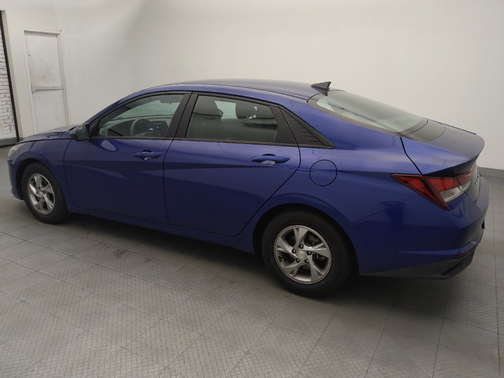 Used 2021 Hyundai Elantra SE FWD image 3