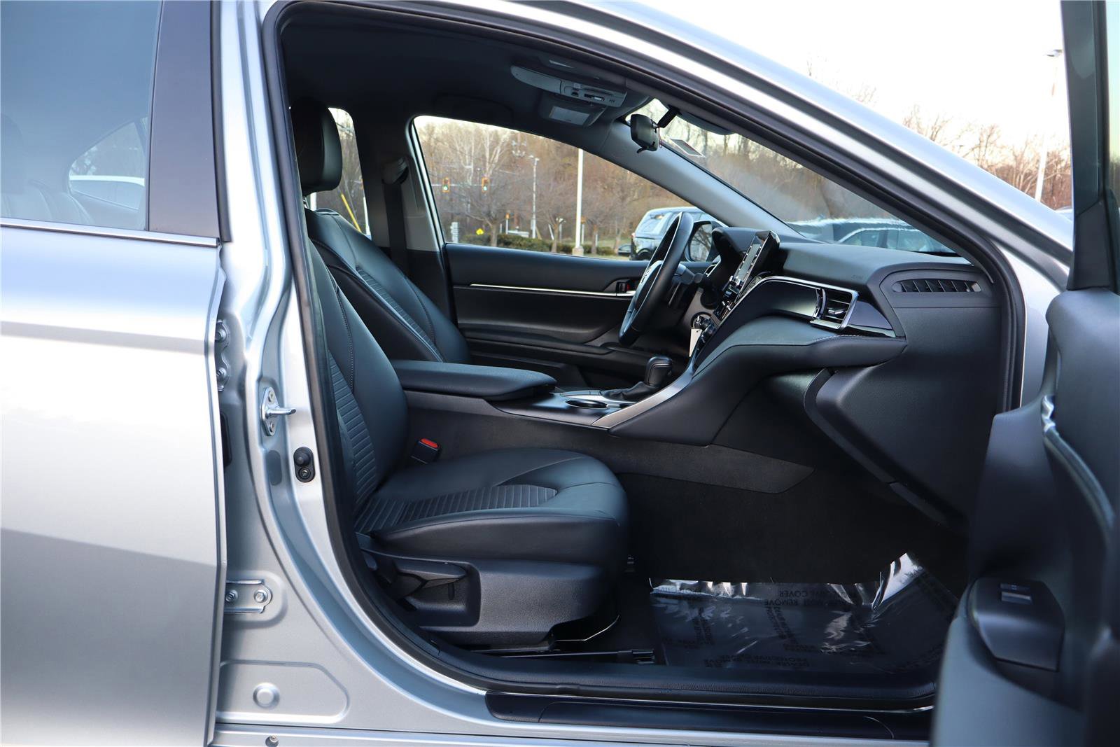 Used 2024 Toyota Camry SE image 27