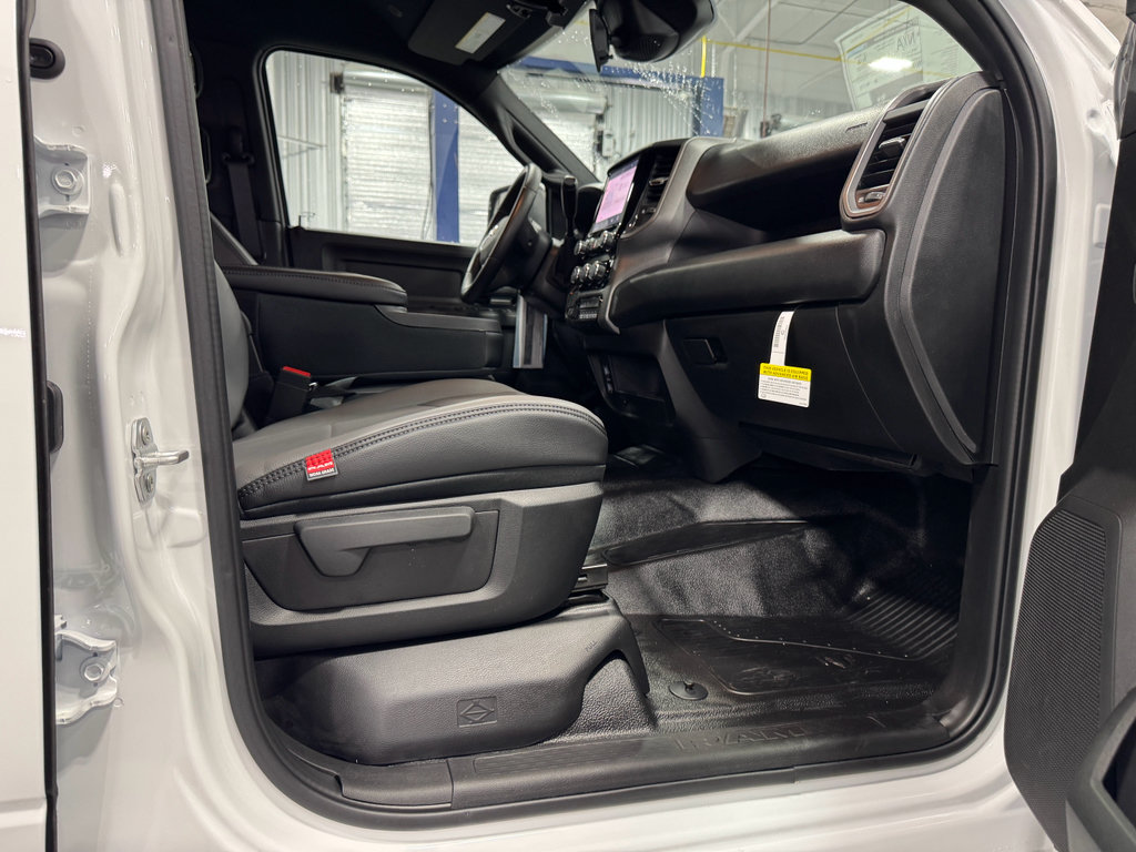 New 2025 RAM 4500 Tradesman AWD/4WD image 12