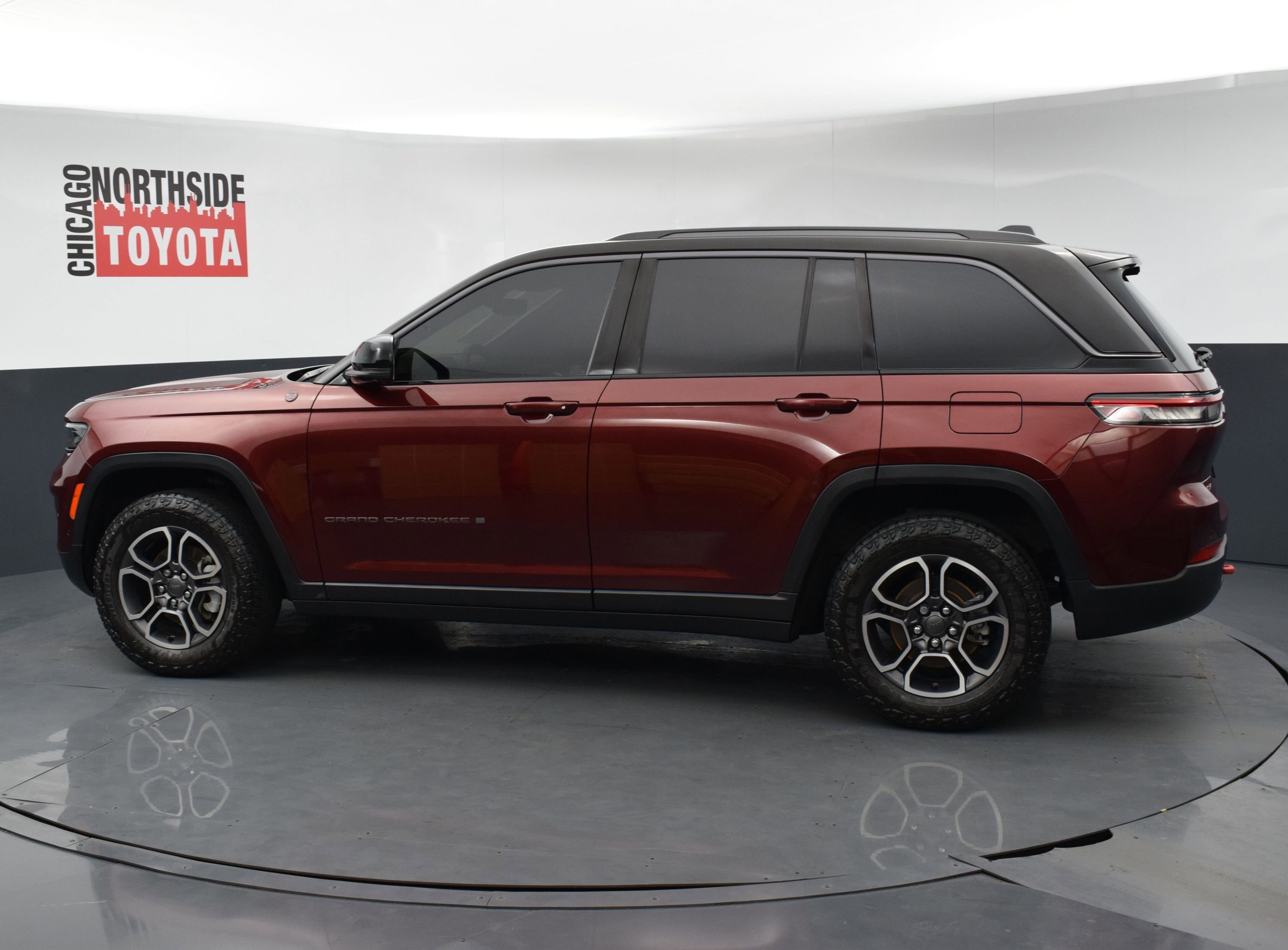 Used 2022 Jeep Grand Cherokee Trailhawk w/ ADV Protech Group II AWD/4WD video 2
