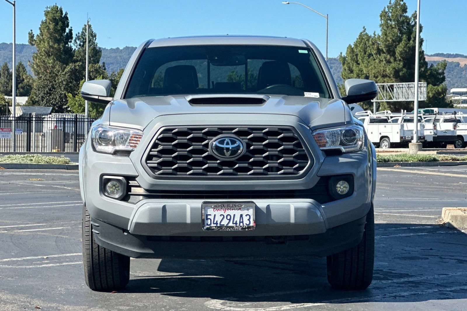 Used 2020 Toyota Tacoma TRD Sport w/ TRD Premium Sport Package AWD/4WD image 9