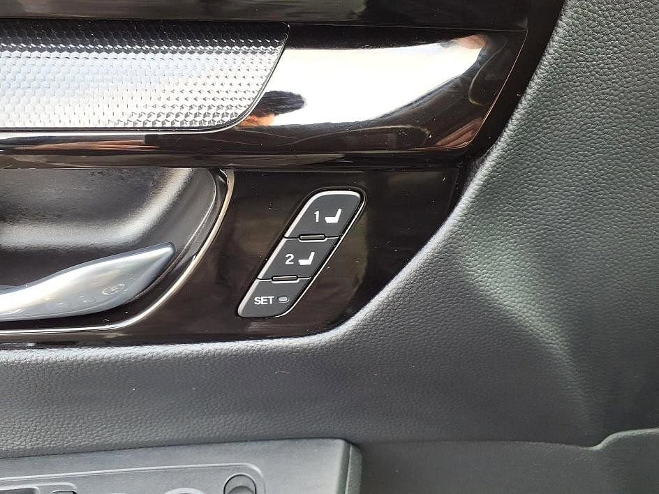 Used 2023 Honda CR-V Sport Touring image 12