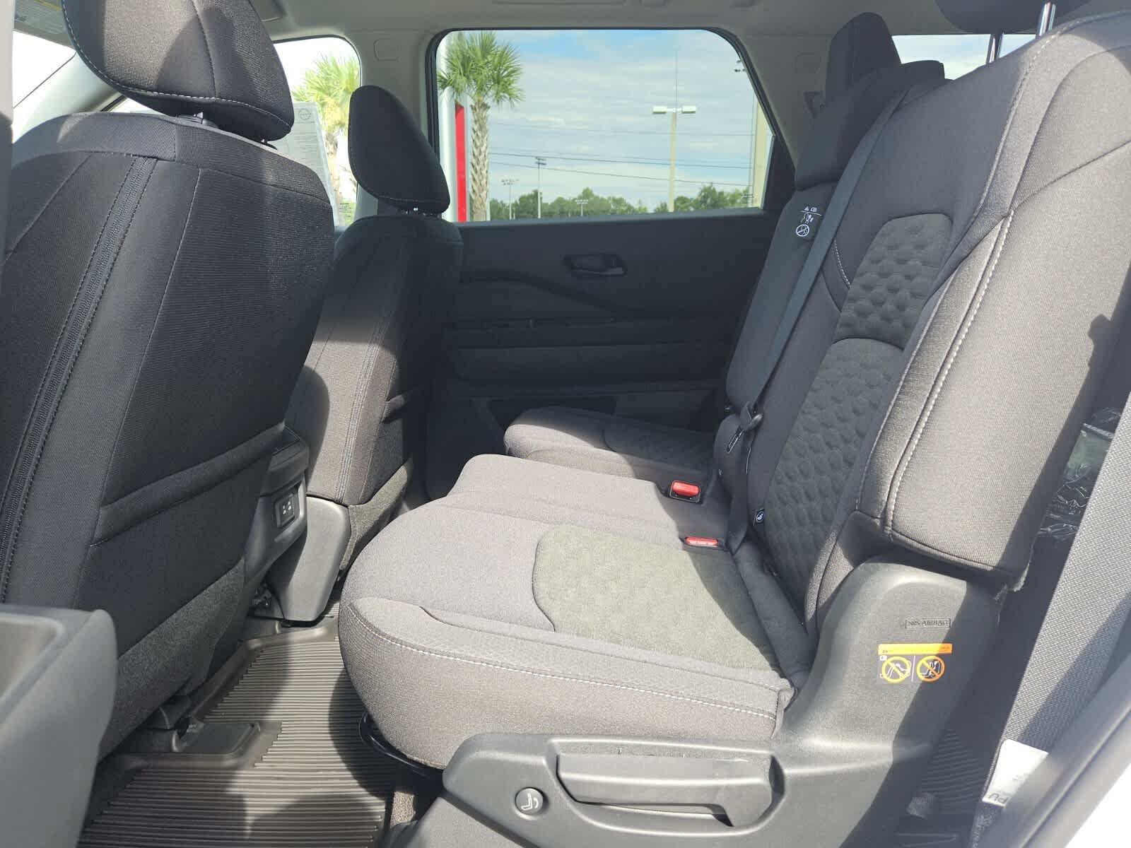 New 2026 Nissan Pathfinder SV w/ Cargo Package FWD image 5