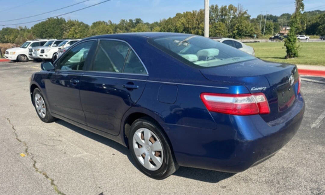 Used 2007 Toyota Camry LE image 2