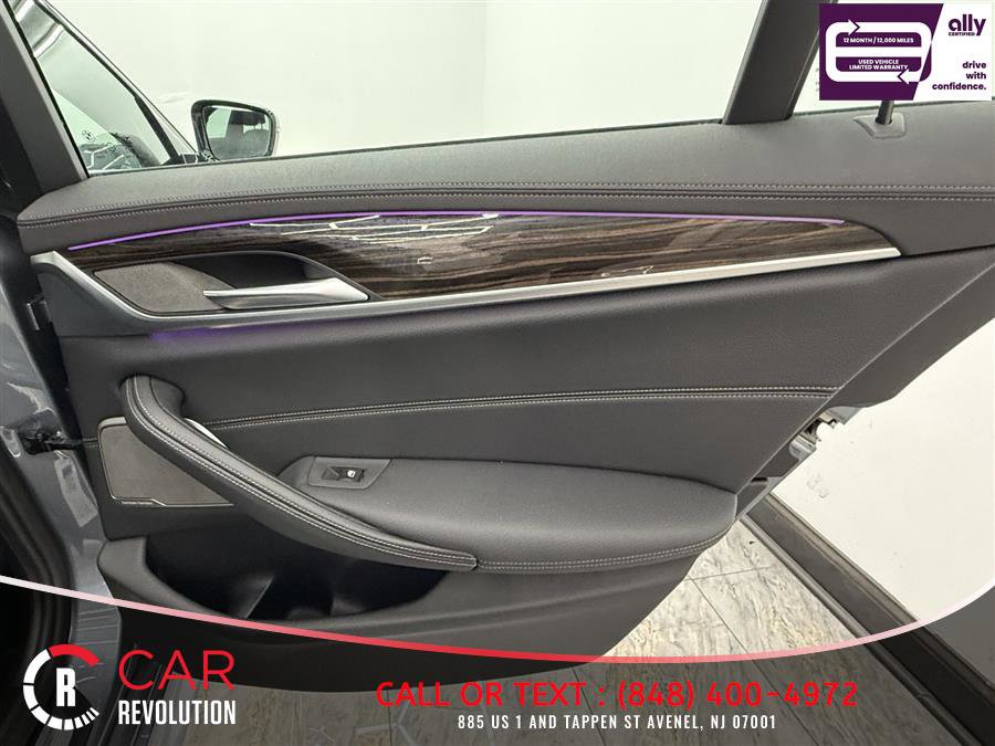 Used 2022 BMW M550i xDrive image 31