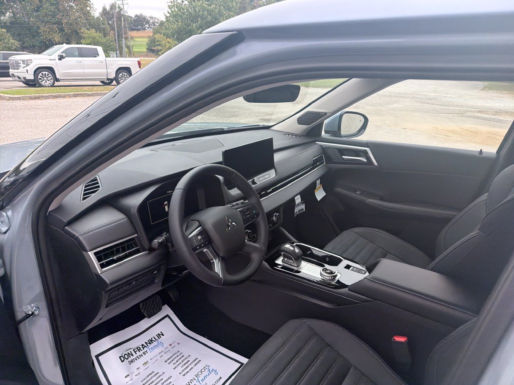 New 2026 Mitsubishi Outlander SE AWD/4WD image 16