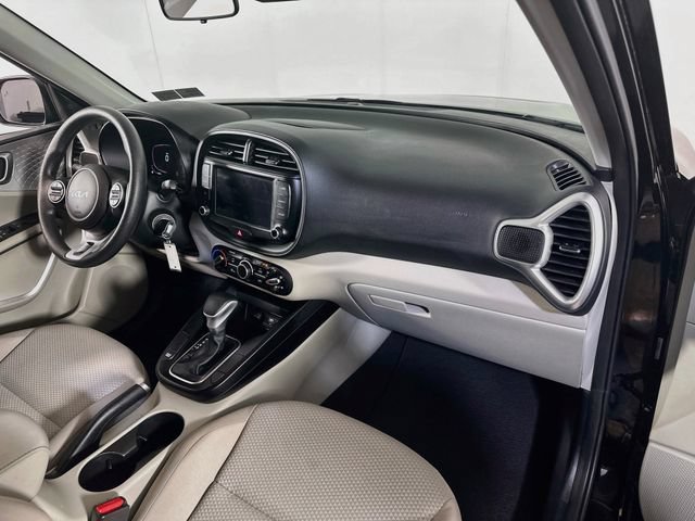 Used 2023 Kia Soul LX w/ LX Technology Package FWD image 10