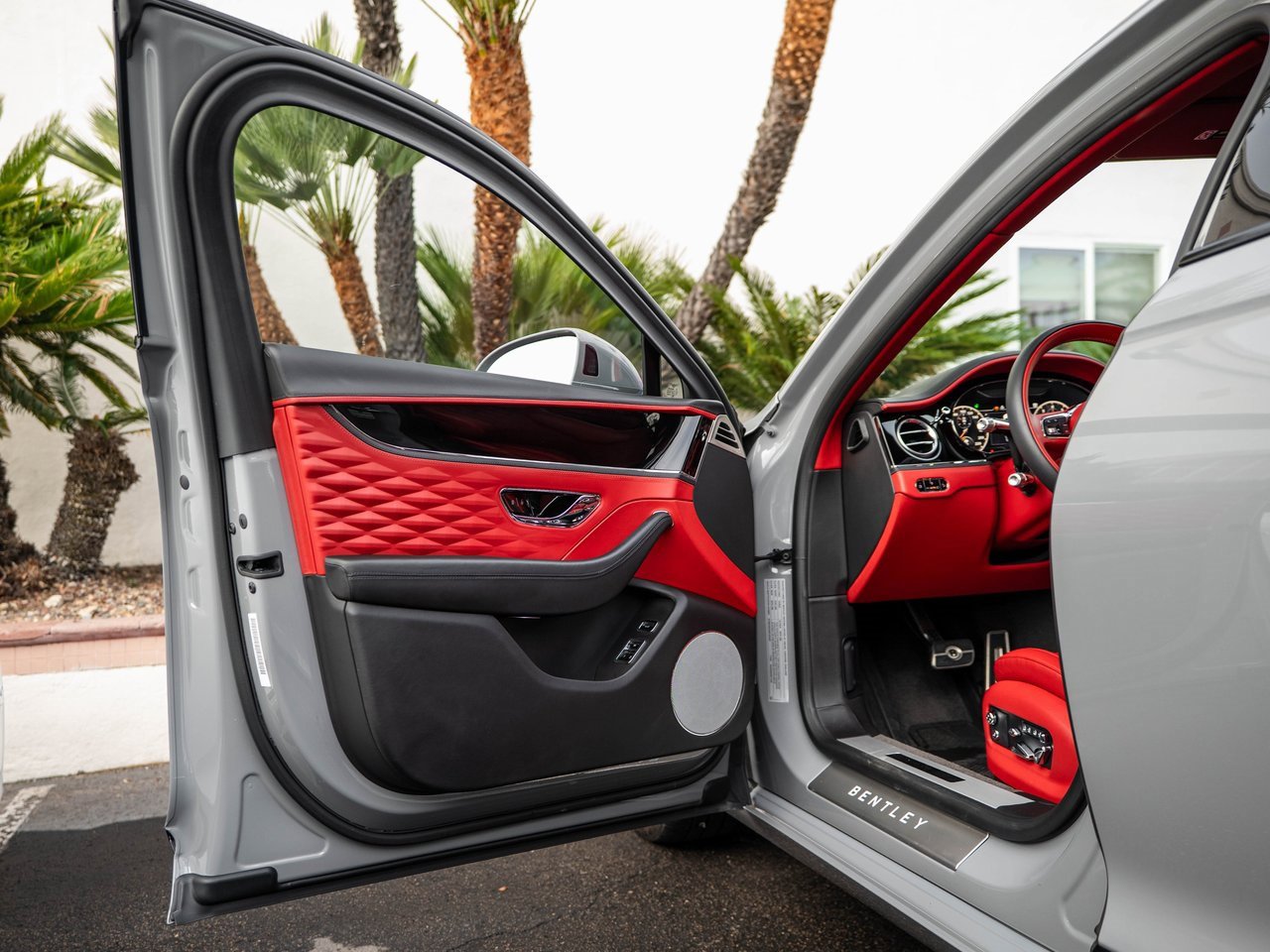 Used 2022 Bentley Flying Spur V8 image 29