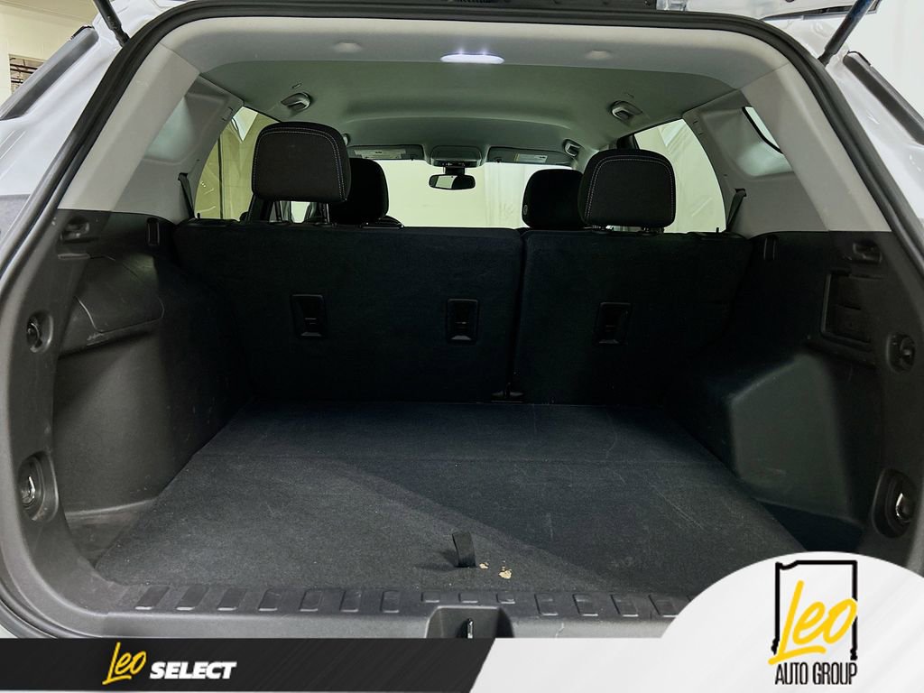 Used 2024 GMC Terrain SLE w/ Driver Convenience Package image 25