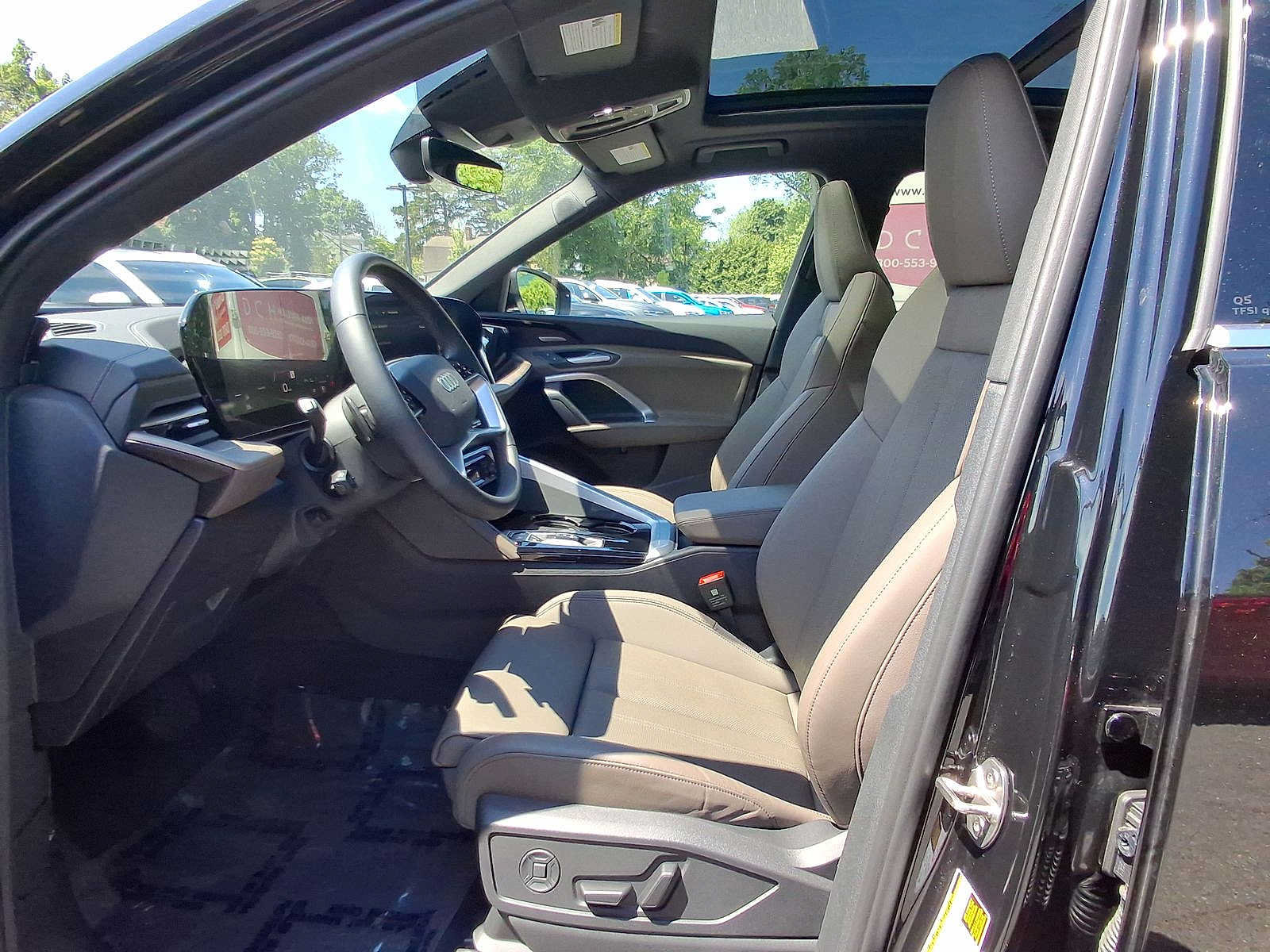 Used 2025 Audi Q5 Premium w/ Premium Plus AWD/4WD image 17