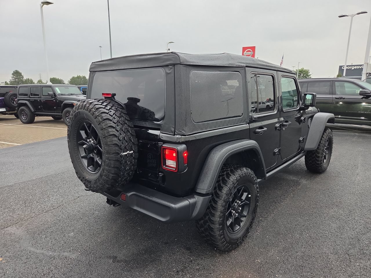 Used 2025 Jeep Wrangler Unlimited Sport AWD/4WD image 7