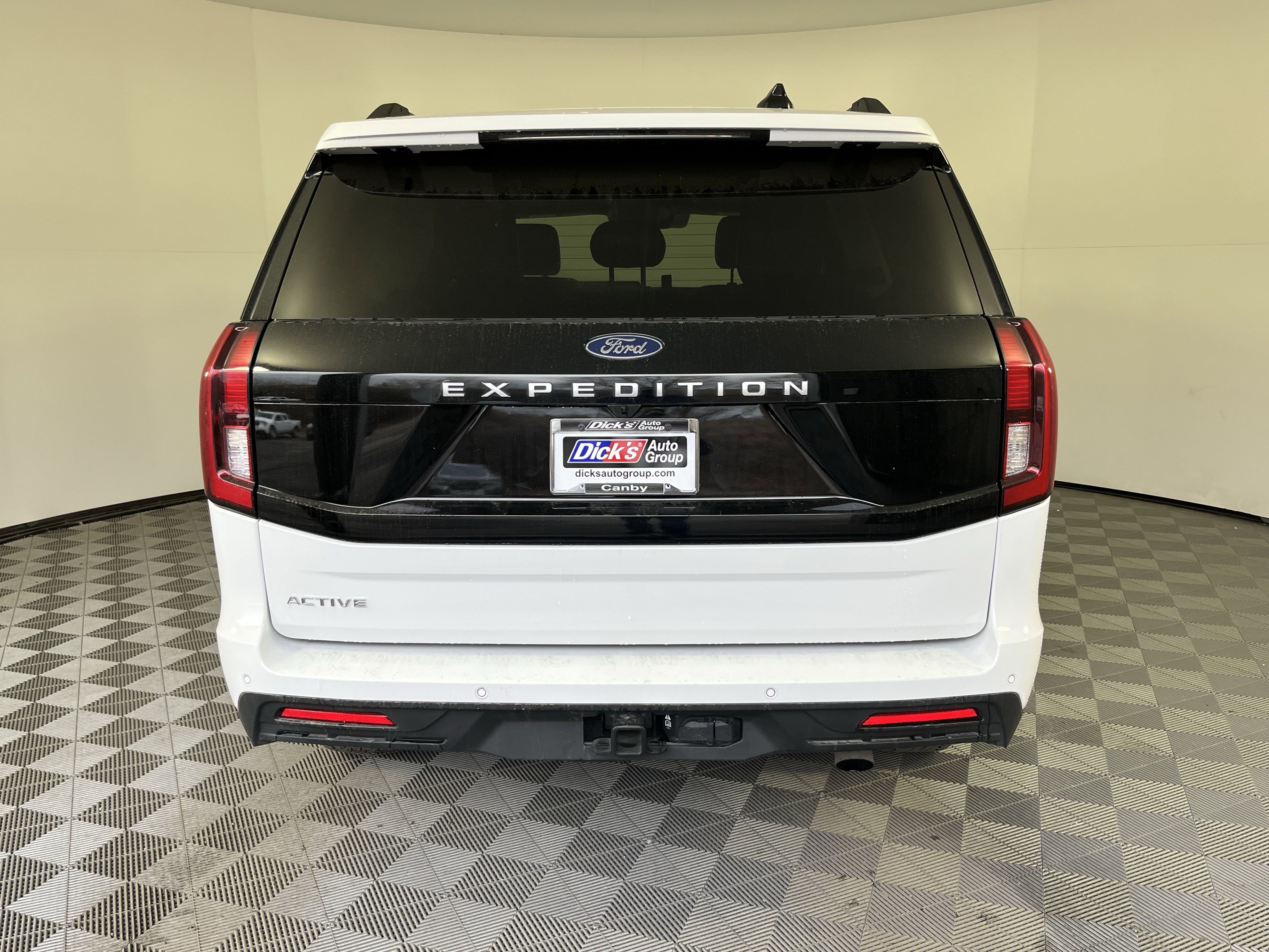 Used 2025 Ford Expedition Active image 5