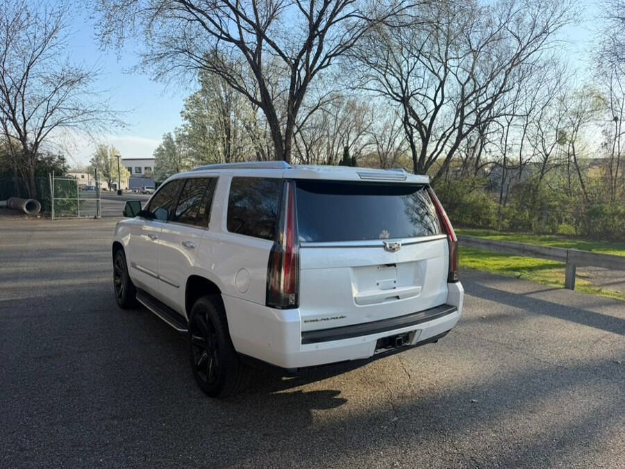 Used 2018 Cadillac Escalade Luxury AWD/4WD image 7
