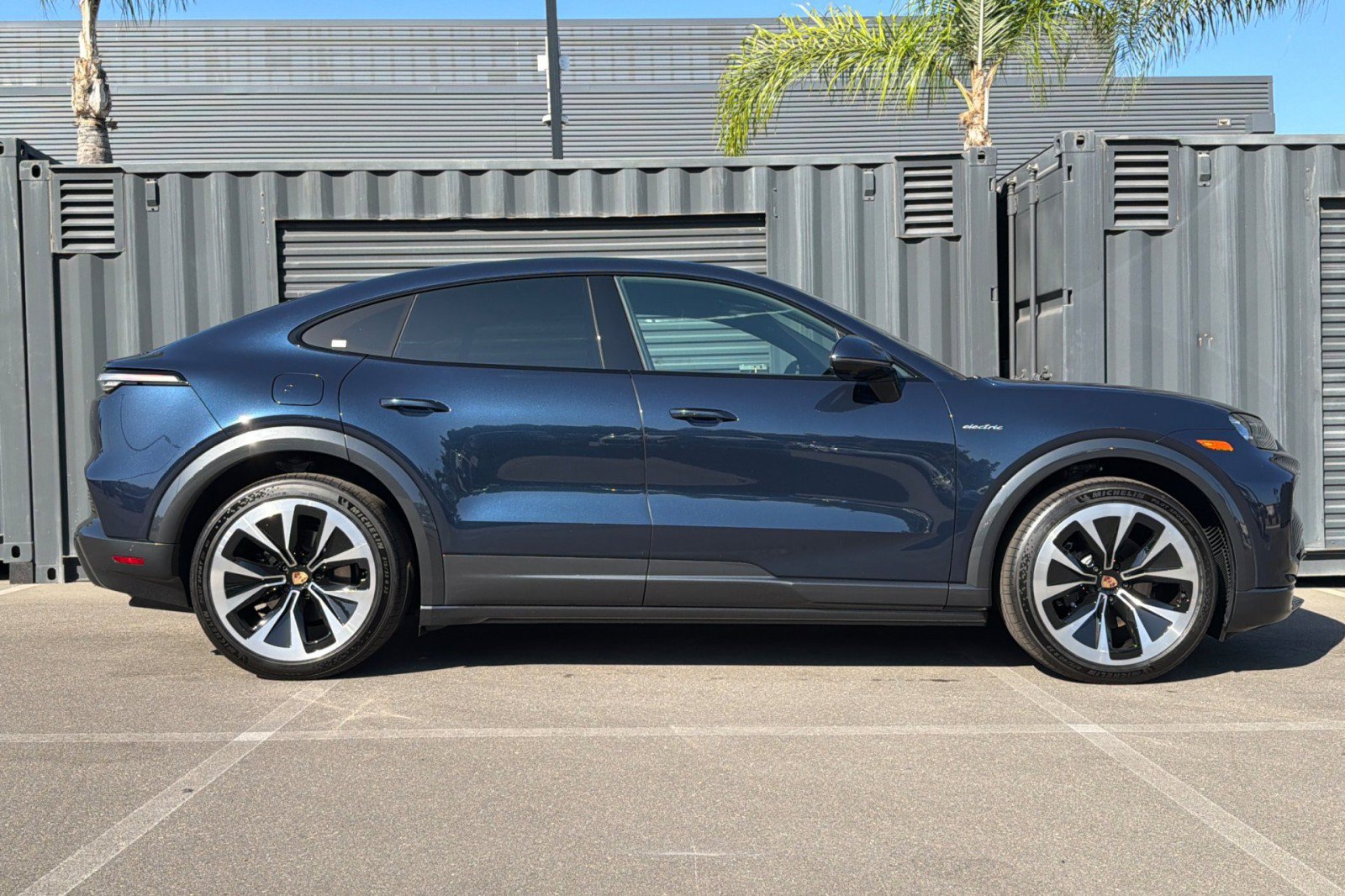 Used 2026 Porsche Cayenne Electric Coupe AWD/4WD image 9