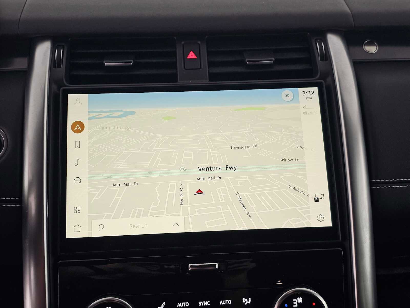 Used 2024 Land Rover Discovery Metropolitan Edition image 26