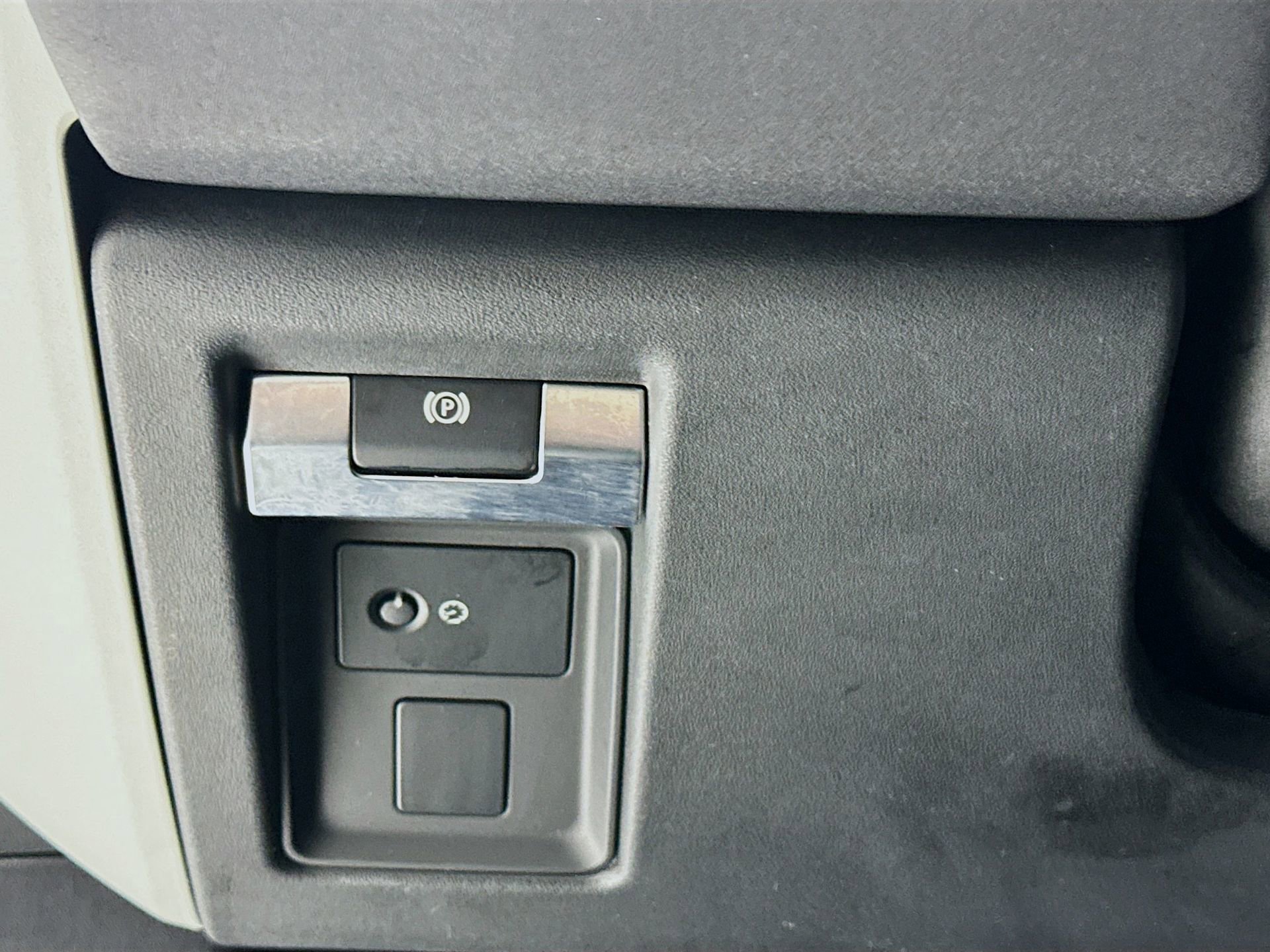 Used 2021 Land Rover Defender 110 S image 11