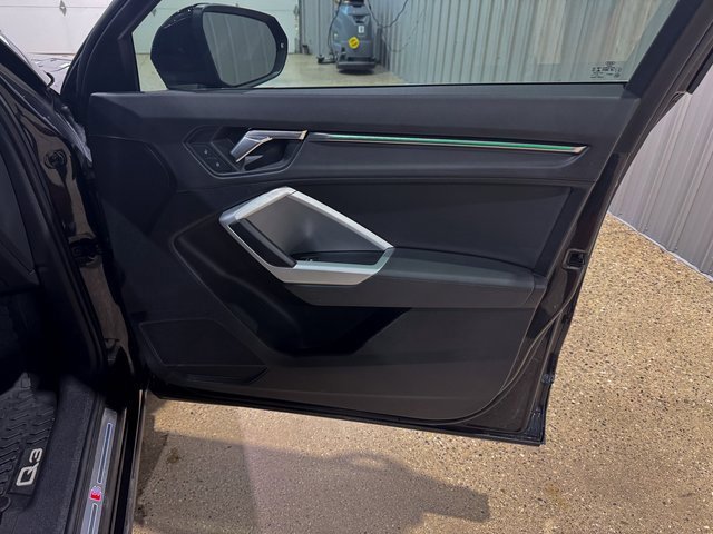 Used 2021 Audi Q3 2.0T Premium Plus w/ Premium Plus Package image 28