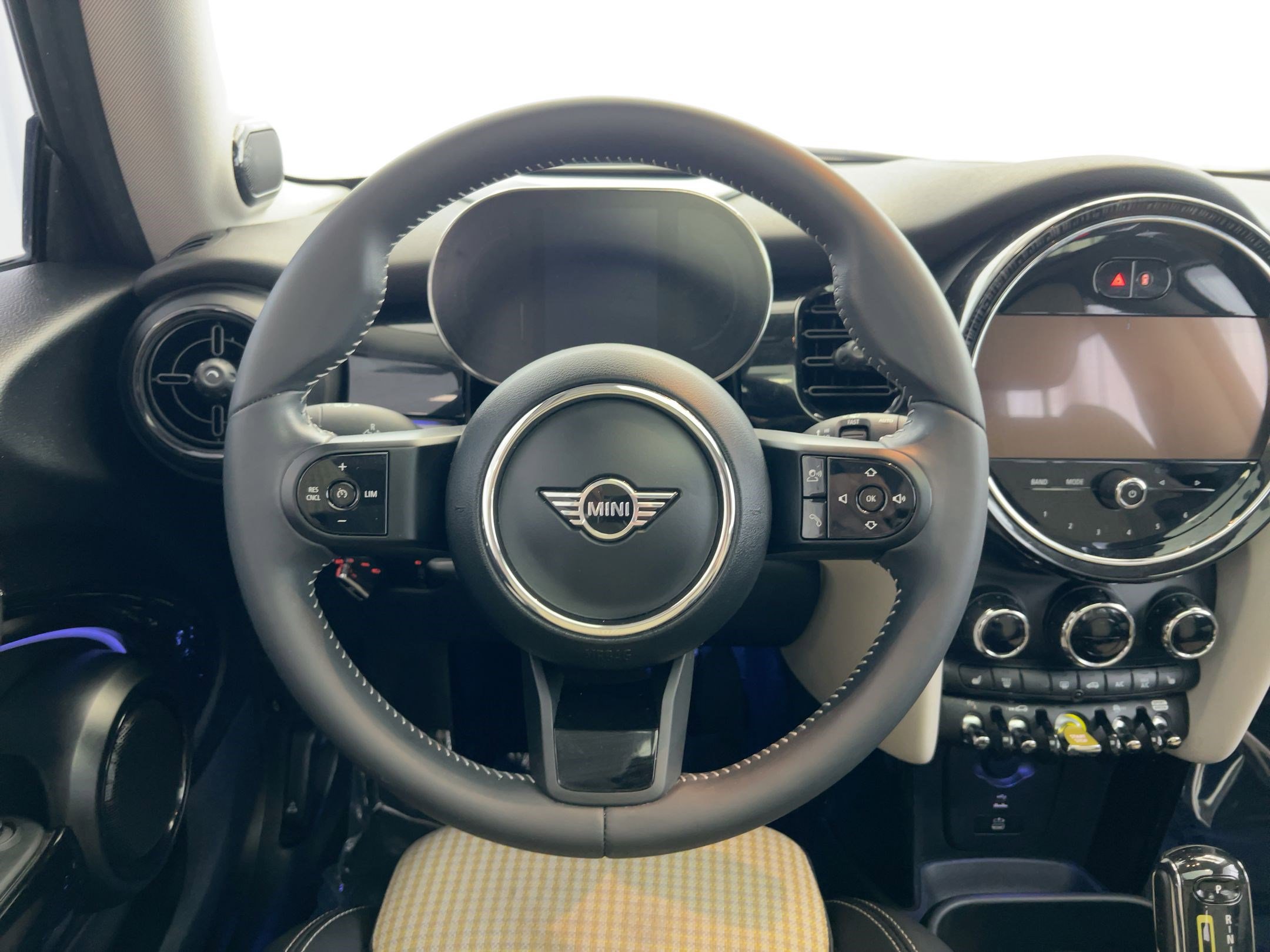 Certified 2023 MINI Cooper SE image 22