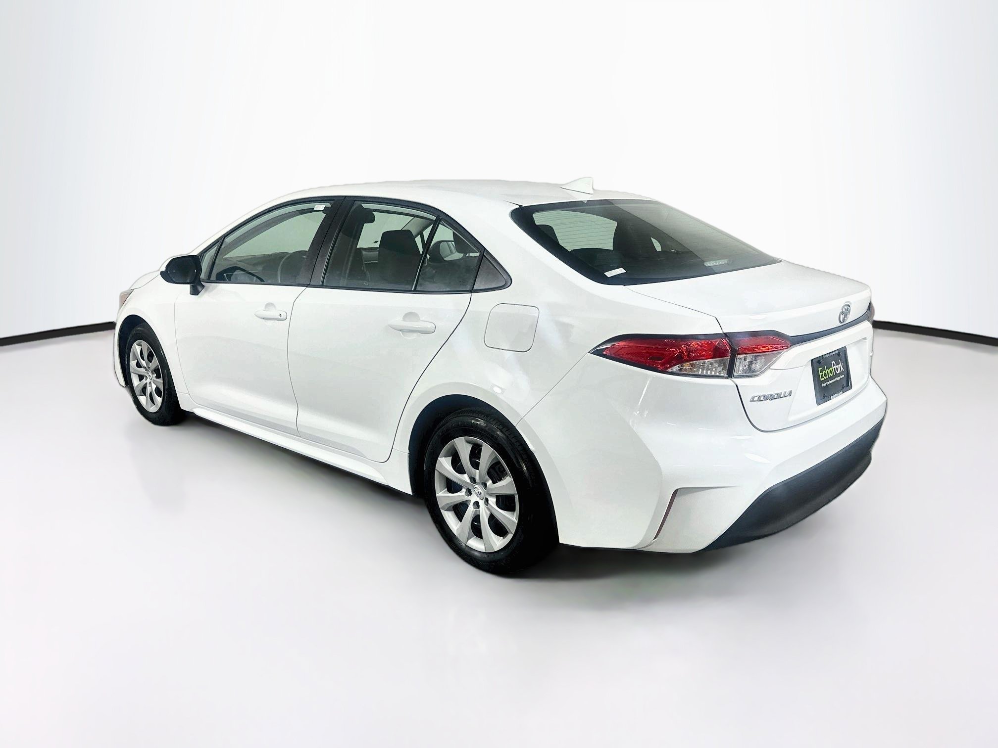 Used 2026 Toyota Corolla LE FWD image 5