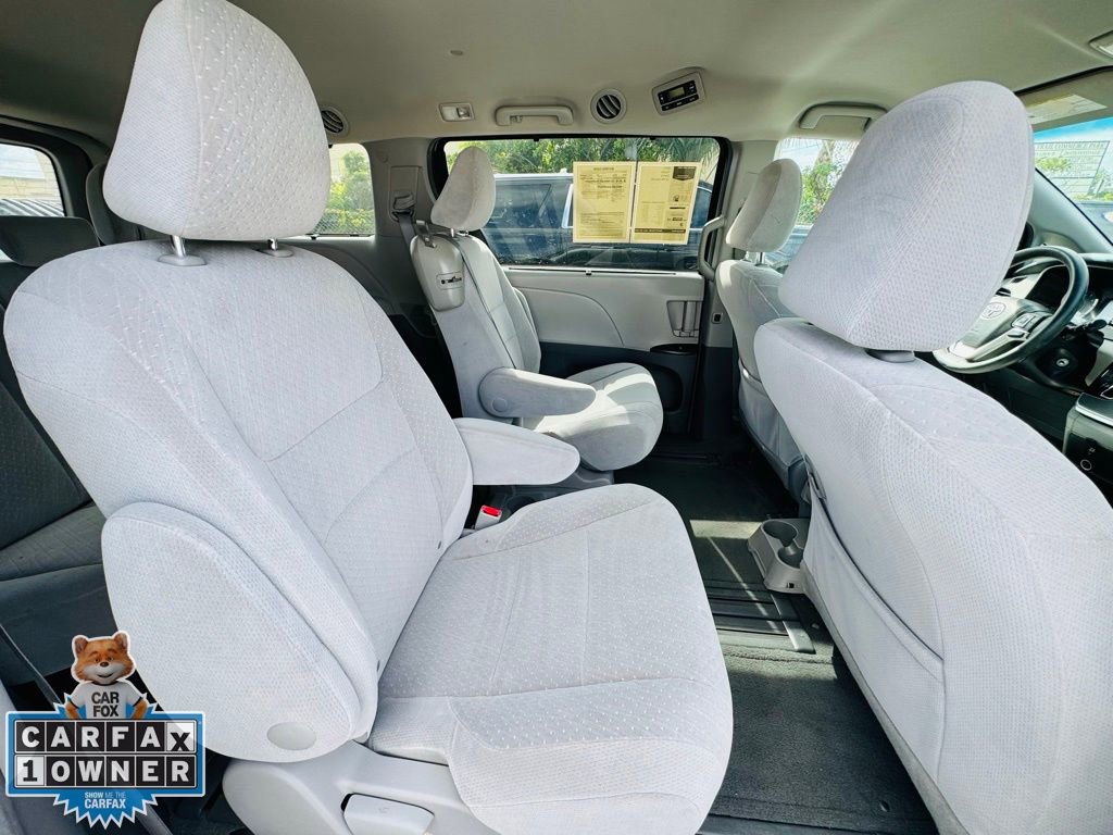 Used 2015 Toyota Sienna LE image 14