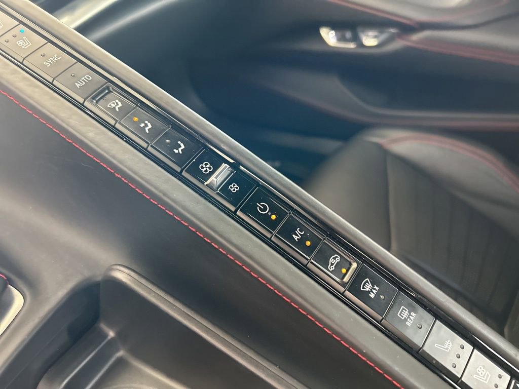 Used 2022 Chevrolet Corvette Stingray Premium Conv w/ Z51 Performance Package RWD image 57