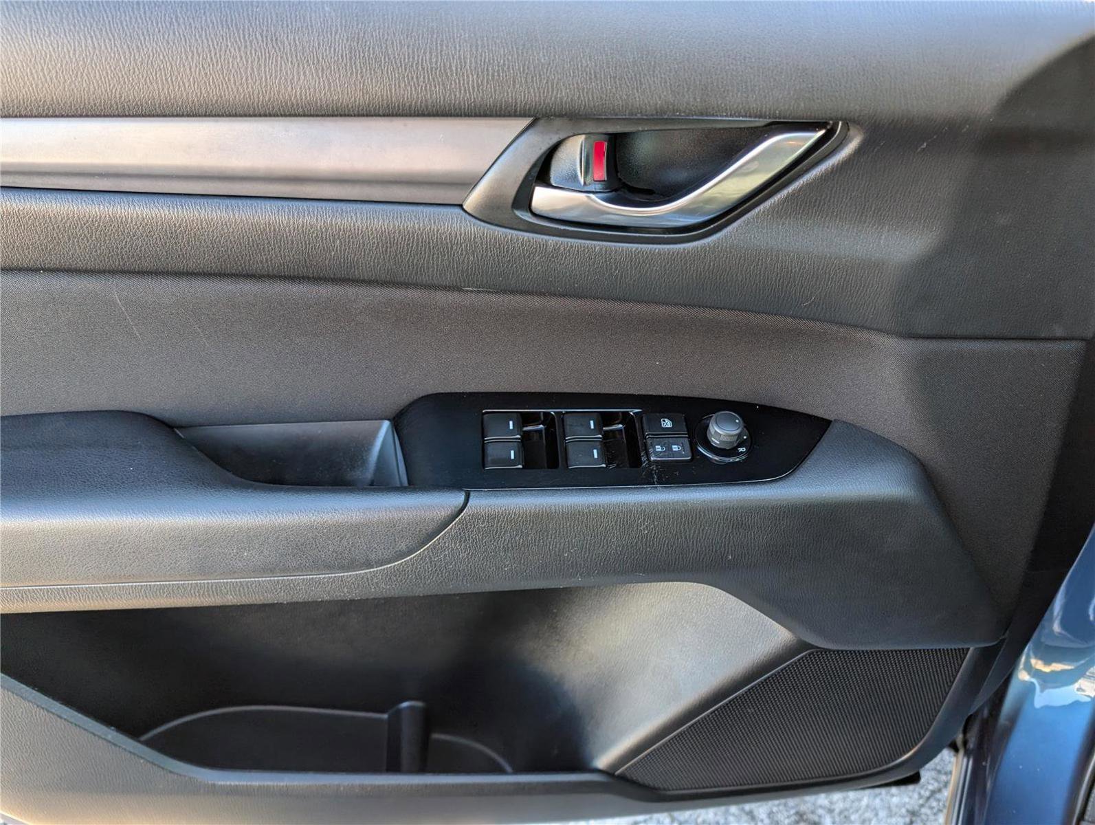 Used 2018 MAZDA CX-5 Sport image 18