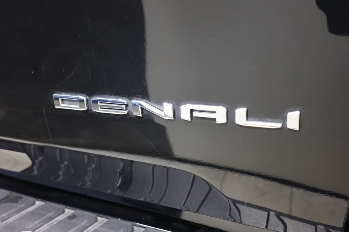 Used 2025 GMC Sierra EV Denali AWD/4WD image 16