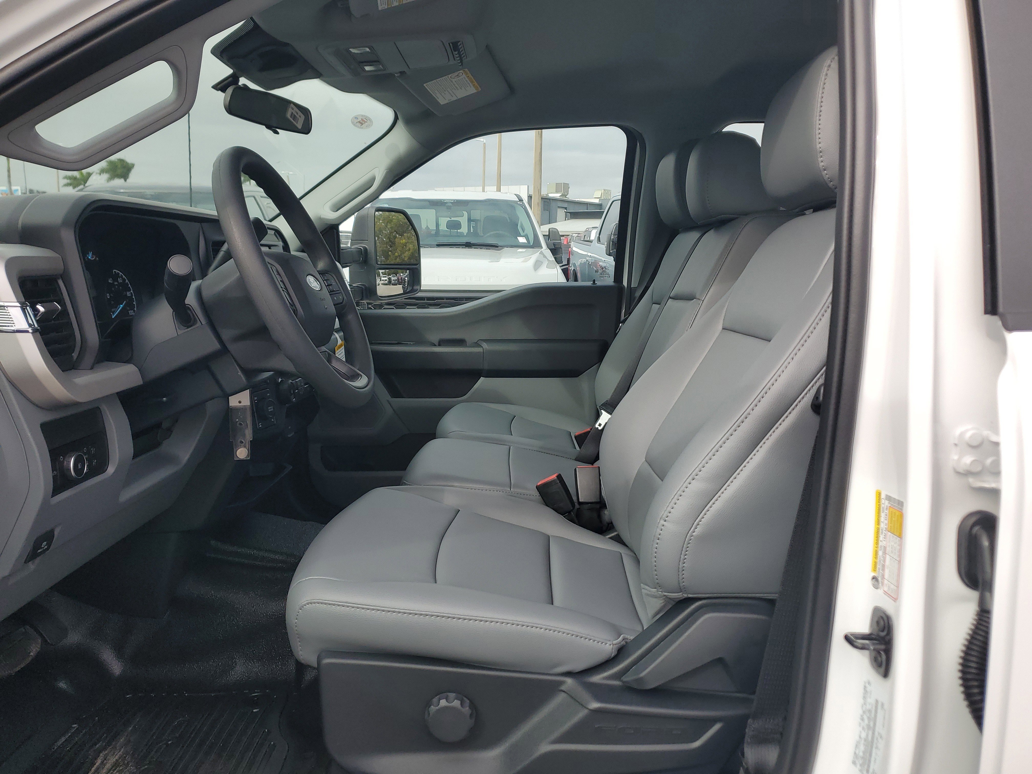 New 2026 Ford F250 XL w/ XL Chrome Package image 11