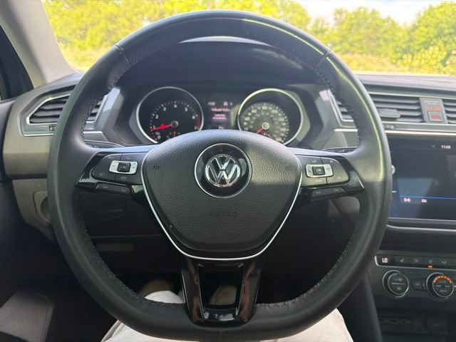 Used 2020 Volkswagen Tiguan SE FWD image 42