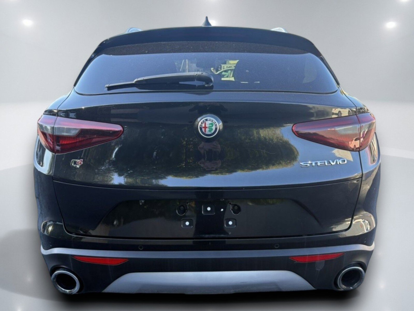 Used 2018 Alfa Romeo Stelvio AWD image 6