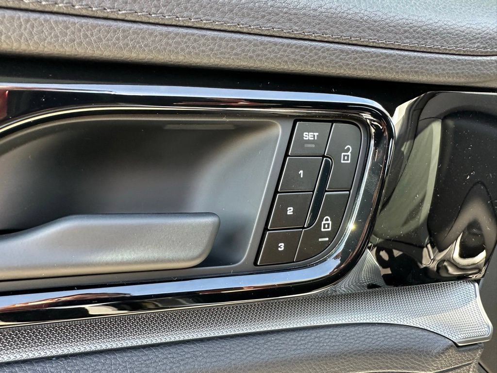 Certified 2026 Porsche Panamera RWD image 19