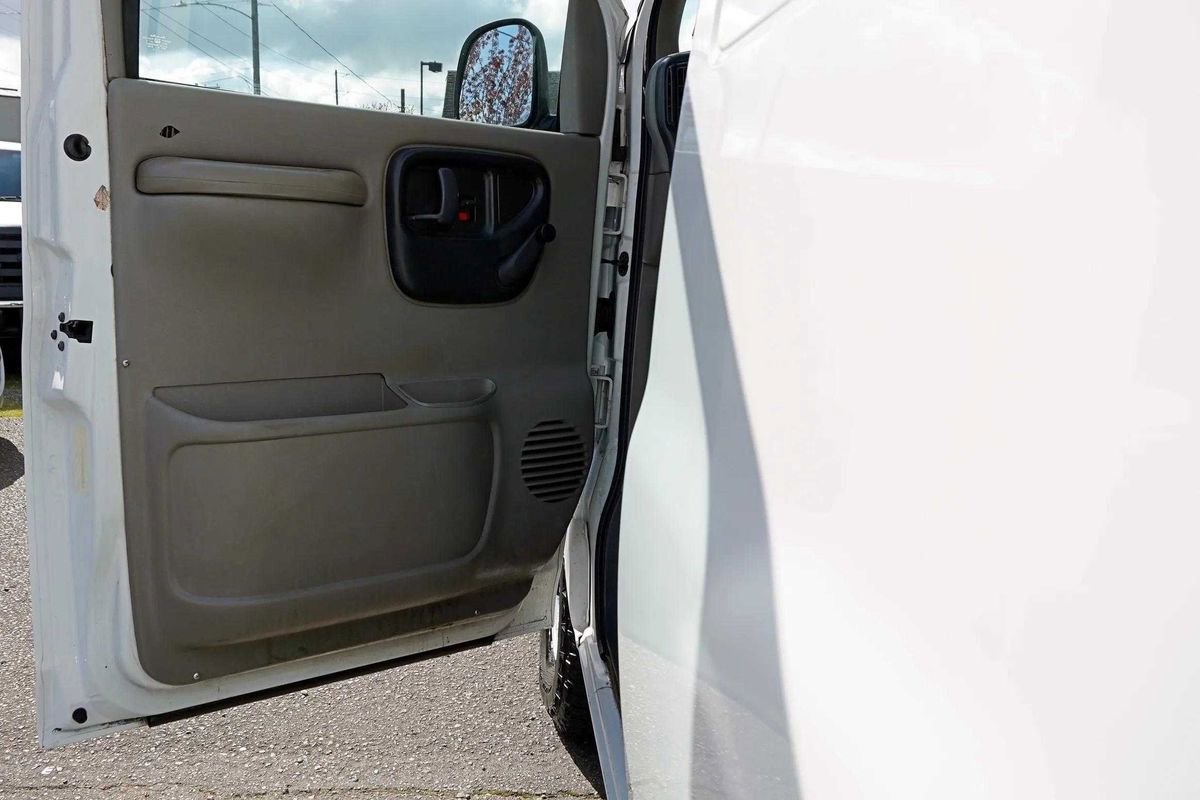 Used 1997 GMC Savana 2500 image 13