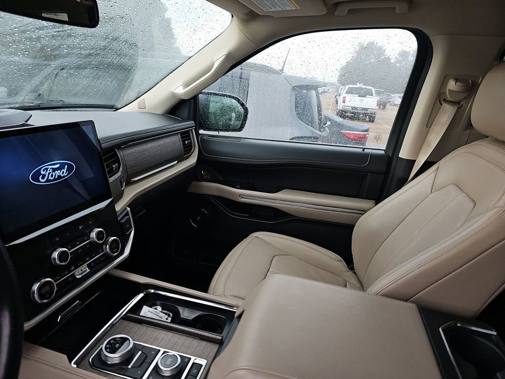 Used 2024 Ford Expedition Max Limited image 10