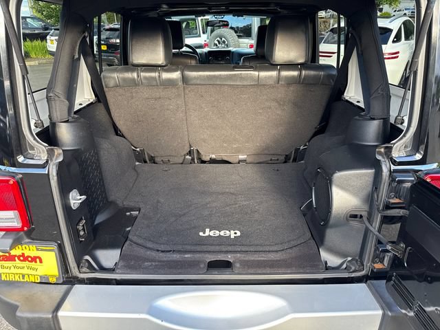 Used 2012 Jeep Wrangler Unlimited Sahara AWD/4WD image 12