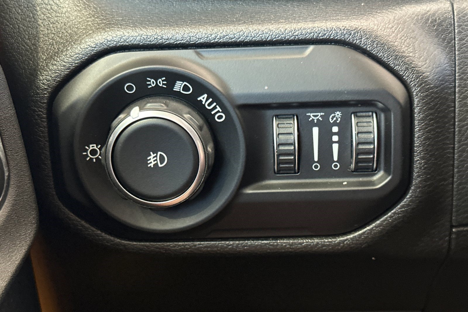 Used 2021 Jeep Wrangler Unlimited Sport AWD/4WD image 35