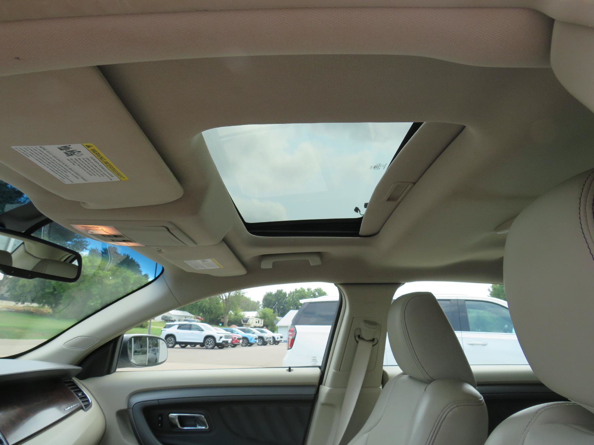 Used 2011 Ford Taurus SEL w/ 201A Rapid Spec Order Code FWD image 6
