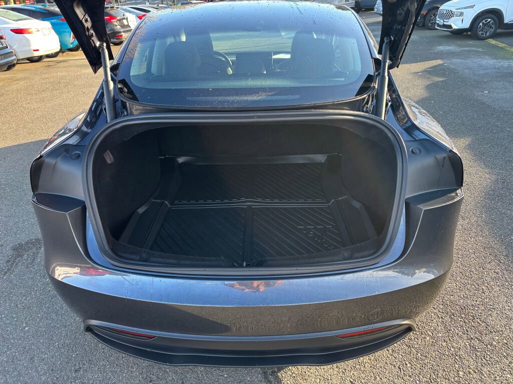 Used 2024 Tesla Model 3 image 11