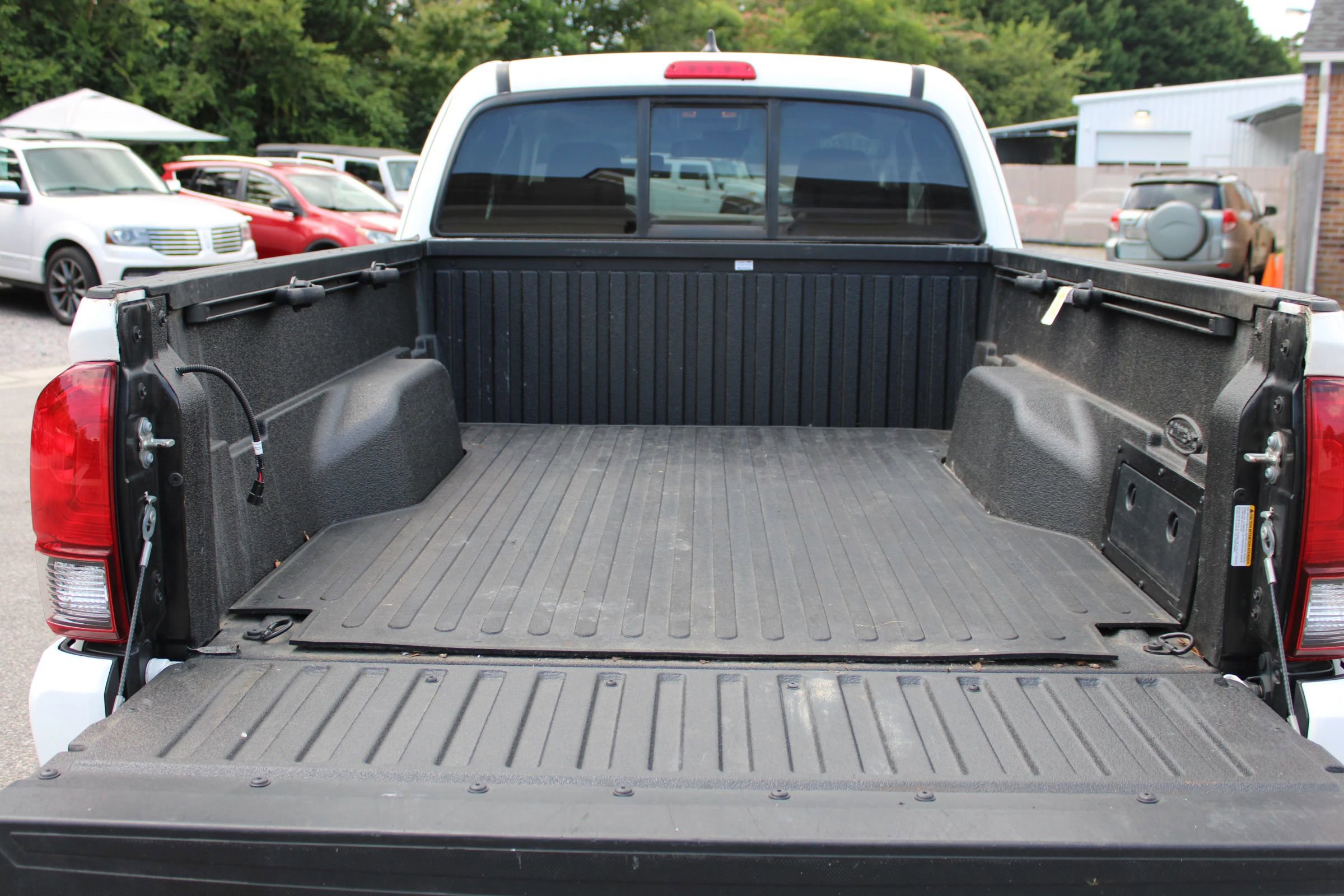 Used 2019 Toyota Tacoma SR w/ SR Convenience Package image 13